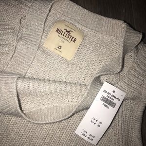 Hollister cold shoulder sweater XS